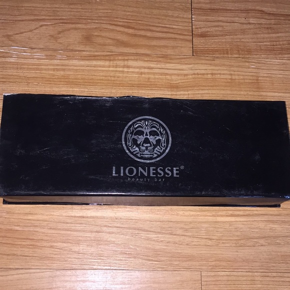 Lionesse Beauty Bar 25/25 Curling BLACK Wand - Picture 2 of 6